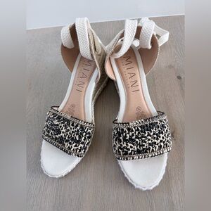 Like New Miani Black and Cream Espadrille Sandals size 8